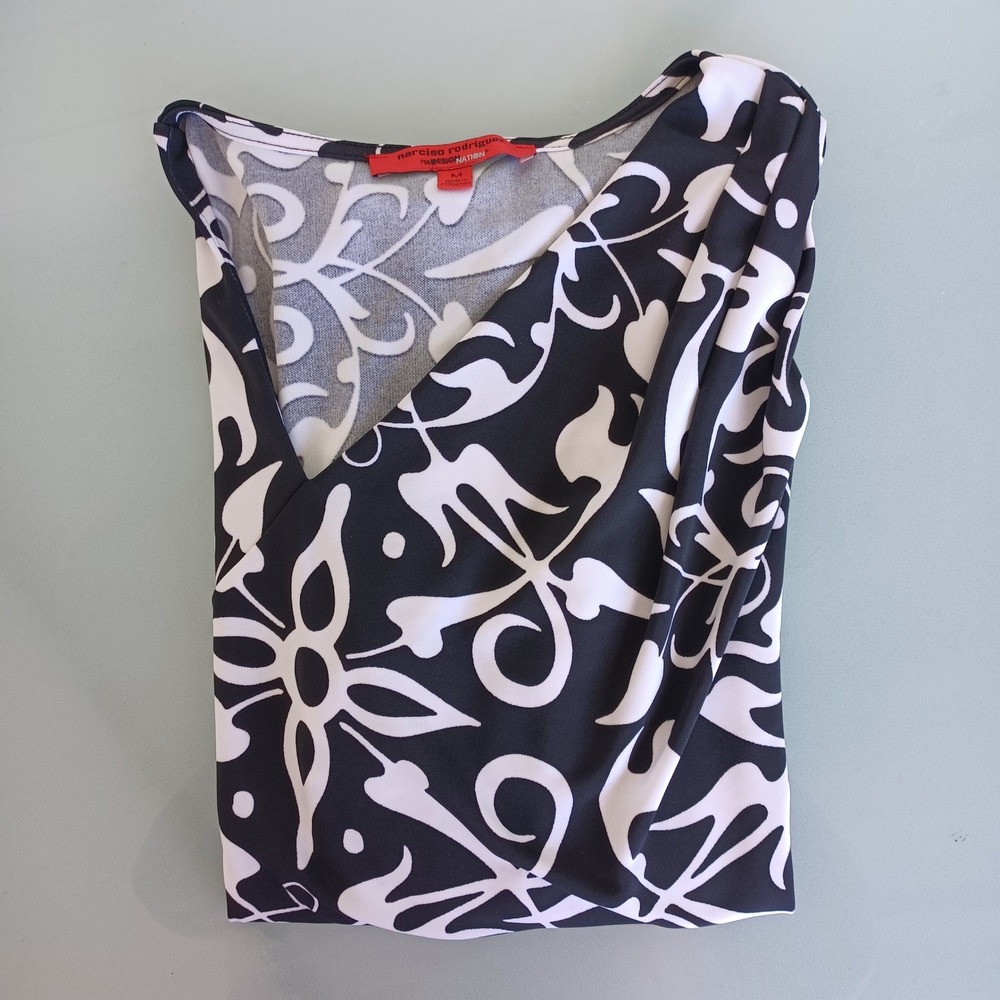 Narciso Rodriguez for DesigNation Black White Scroll Print Asymmetrical Top M - Picture 6 of 10